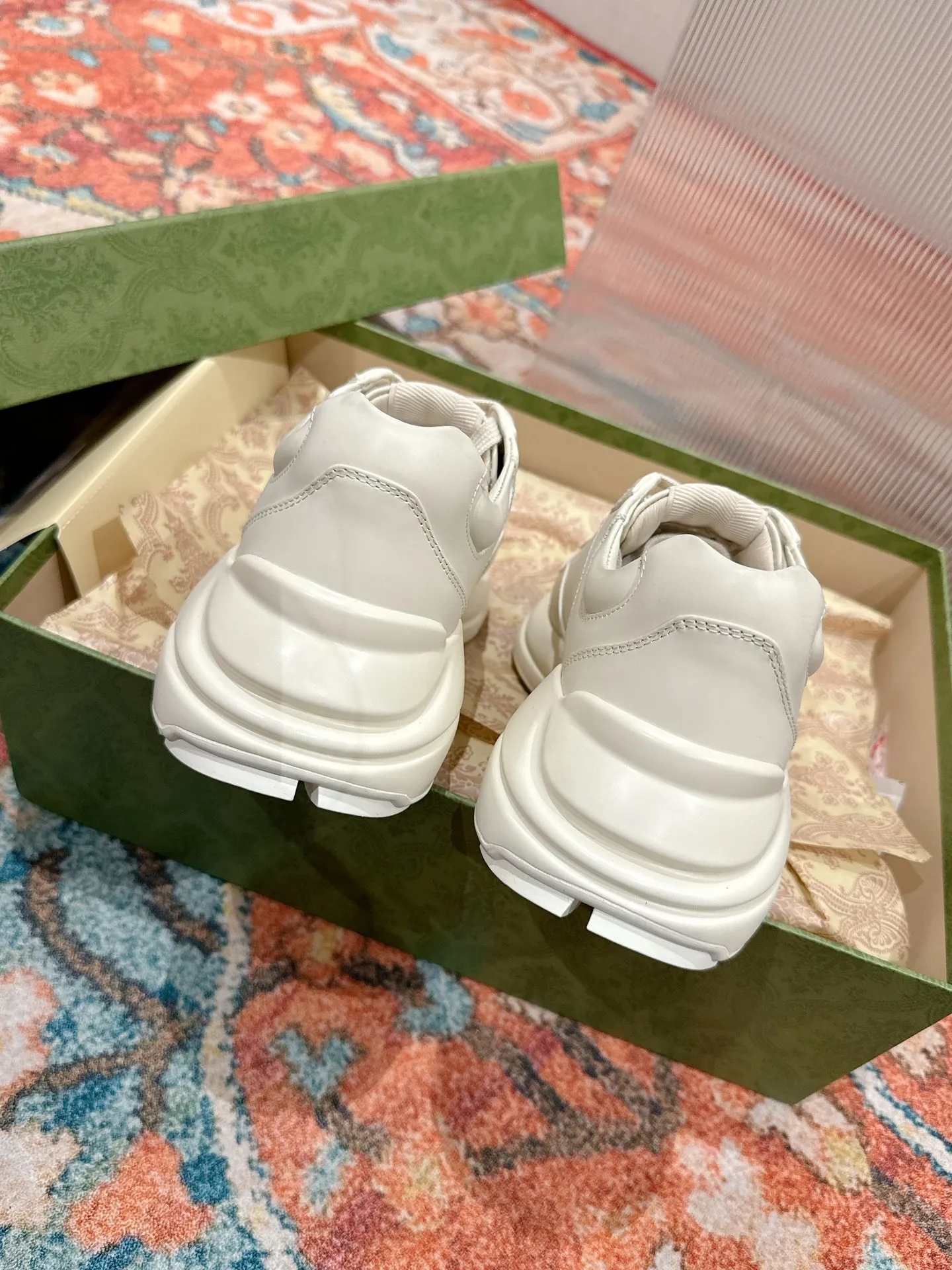 👟👟Ex-factory price 700👟👟 Men's size +10 🇮🇹Italy🇮🇹Gucci GUCCI🇮🇹Dad shoes (purchase level) (original replica) 👑 The original version purchased by Taikoo Hui has been continuously improved and upgraded in details, from the packaging of the shoes - anti-counterfeiting markings - shoe box accessories - fabric optimization - outsole technology - stitching and routing - oil edge technology. We do our best ◼️ Outsole: original plate molding ◼️ Upper: original grade A imported cowhide 🐮 ◼️ lining: original grade A mixed sheepskin 🐑 ◼️ Feet: original grade A mixed sheepskin 🐑 ◼️ Medium and low belt LOGO + original injection molding foot technology + original lasting technology ◼️ Original full set of customized packaging (anti-counterfeiting chip + a cloth bag + GUCCI card envelope + electronic invoice with credit card slip + shoelaces) ◼️ All details of the higher version are consistent with the original version (note the comparison) ◼️ Code number: 35-40 for women and 39-44 for men